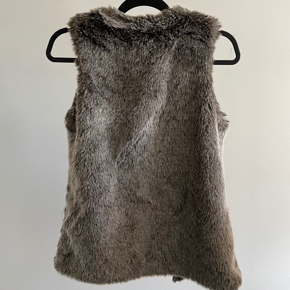 Talula Faux Fur Vest - Picture 2 of 3